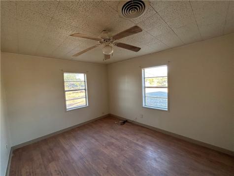 516 Stinson Street Freer TX 78357