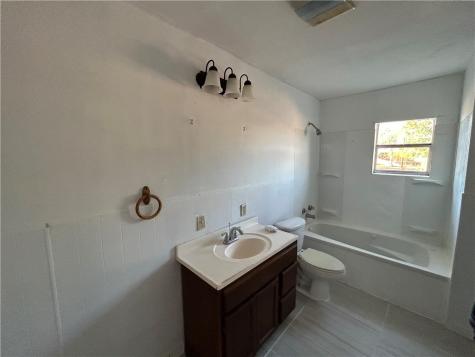 516 Stinson Street Freer TX 78357