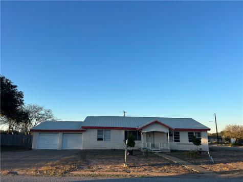 516 Stinson Street Freer TX 78357