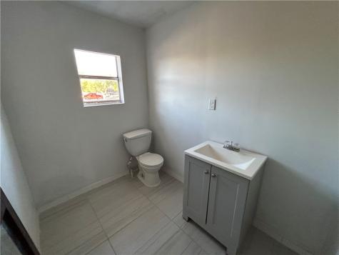 516 Stinson Street Freer TX 78357