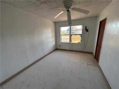 516 Stinson Street Freer TX 78357