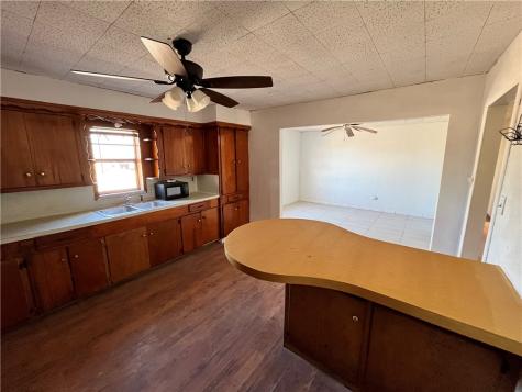 516 Stinson Street Freer TX 78357