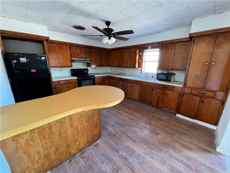 516 Stinson Street Freer TX 78357