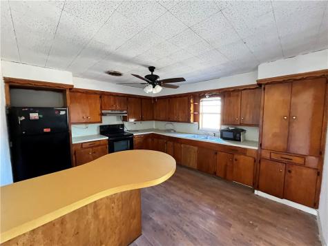 516 Stinson Street Freer TX 78357