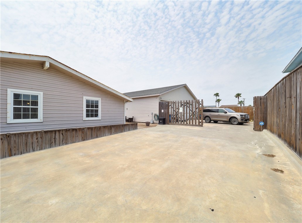 419 E Cotter Avenue Port Aransas TX 78373