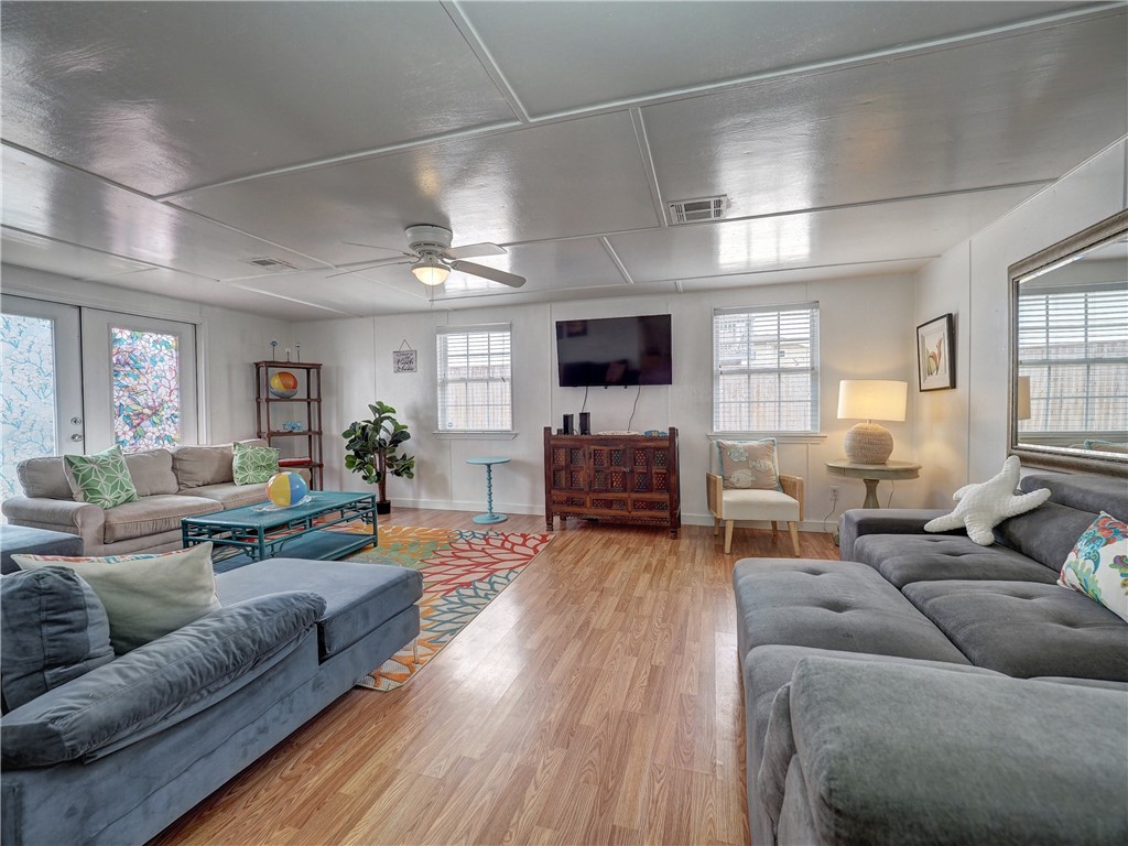 419 E Cotter Avenue Port Aransas TX 78373