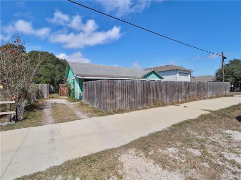 330 S Saunders Street Aransas Pass TX 78336