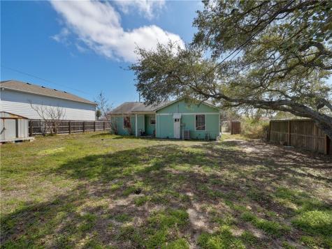 330 S Saunders Street Aransas Pass TX 78336