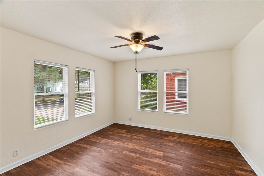 533 Naples Street Corpus Christi TX 78404