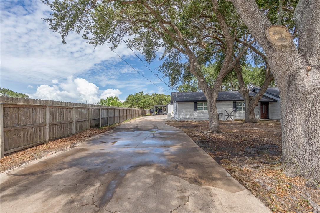 442 Oakdale Drive Corpus Christi TX 78418