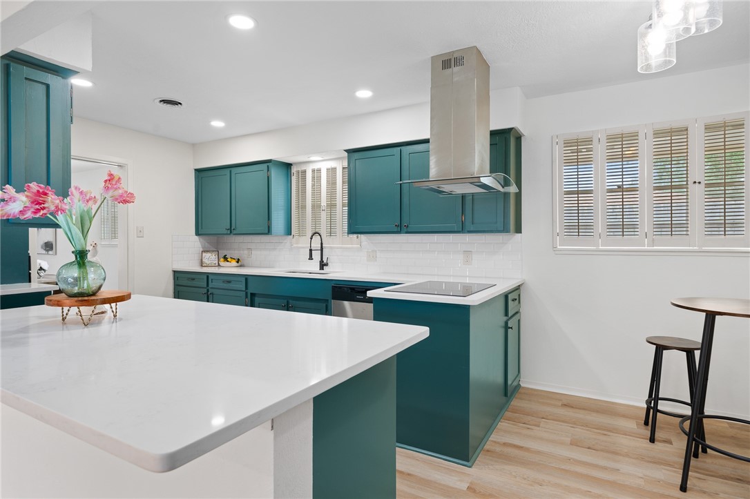 502 Meadowbrook Drive Corpus Christi TX 78412