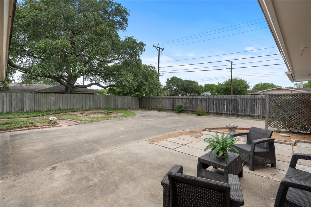 502 Meadowbrook Drive Corpus Christi TX 78412