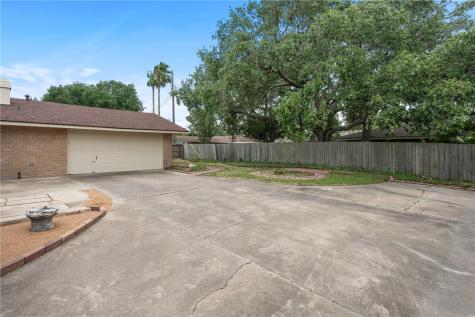 502 Meadowbrook Drive Corpus Christi TX 78412