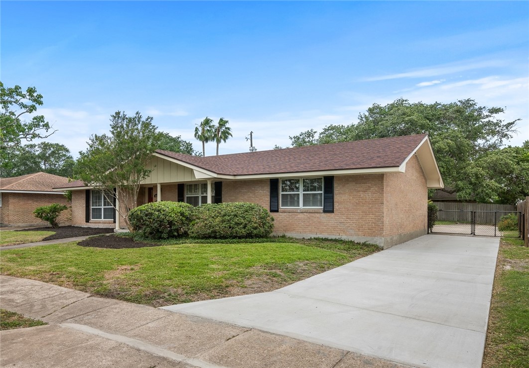 502 Meadowbrook Drive Corpus Christi TX 78412