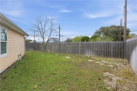 4052 Laguna Shores Corpus Christi TX 78418