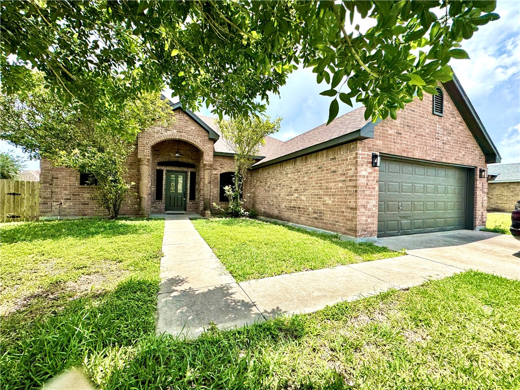 2103 Brook Lane Kingsville TX 78363