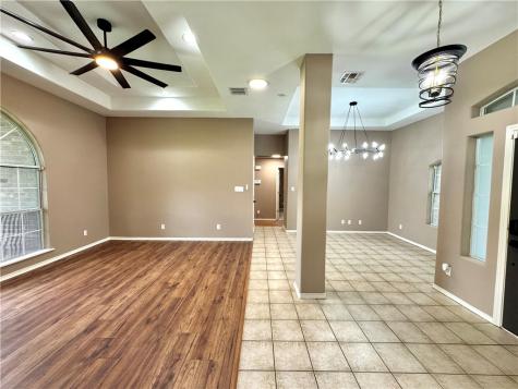 2103 Brook Lane Kingsville TX 78363