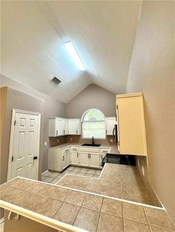 2103 Brook Lane Kingsville TX 78363