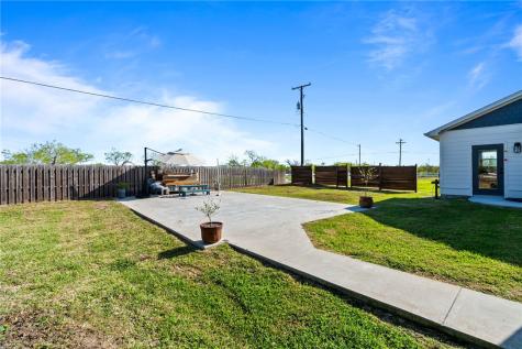 267 Old Salt Lake Rockport TX 78382