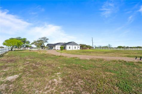 267 Old Salt Lake Rockport TX 78382