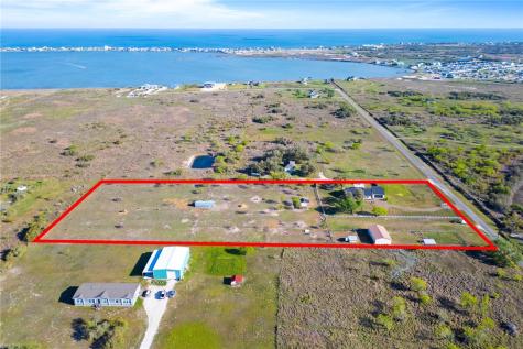 267 Old Salt Lake Rockport TX 78382