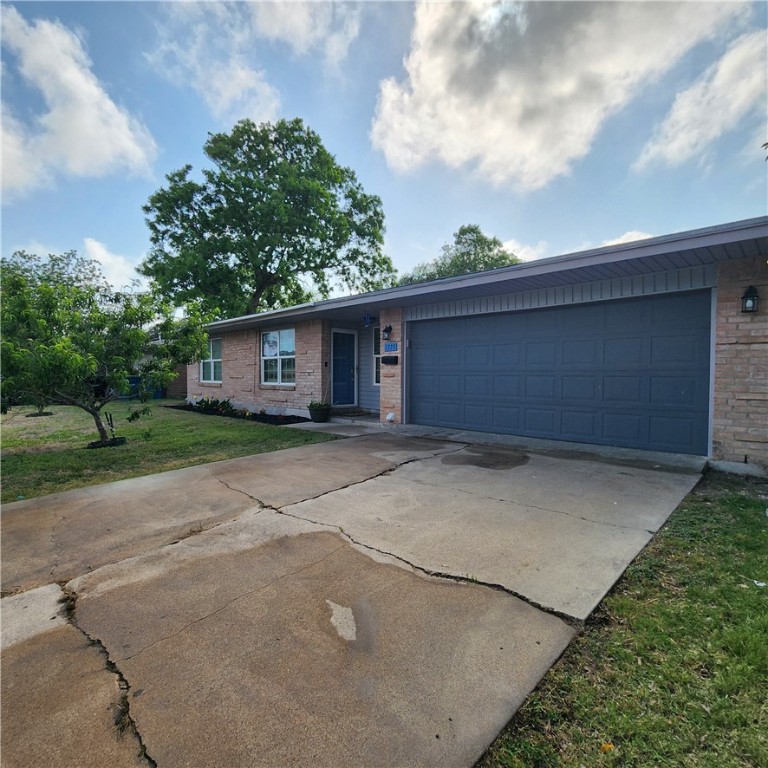 1723 Austin Street Portland TX 78374