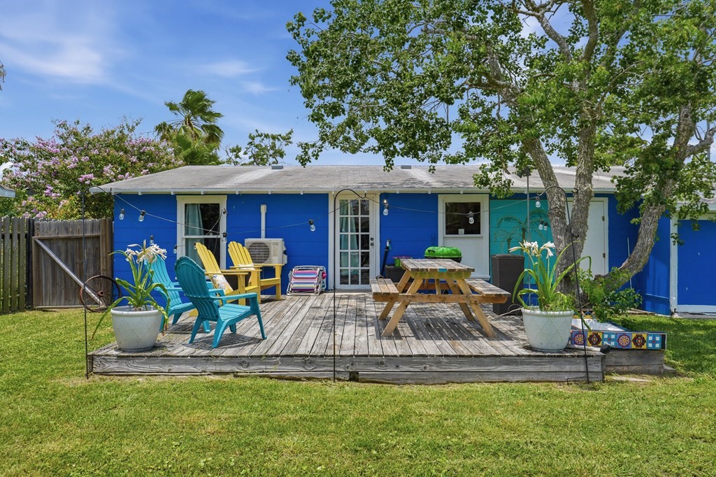 308 S 6th Street Rockport TX 78382
