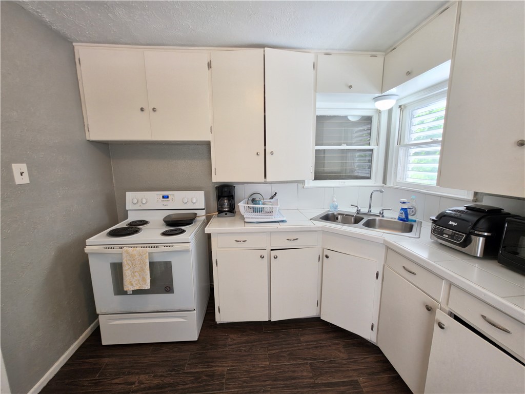 4310 Cambridge Drive Corpus Christi TX 78415