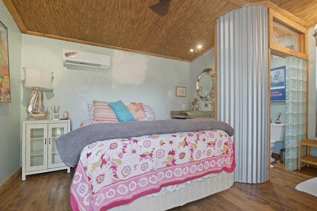 1908 Glass Avenue Rockport TX 78382