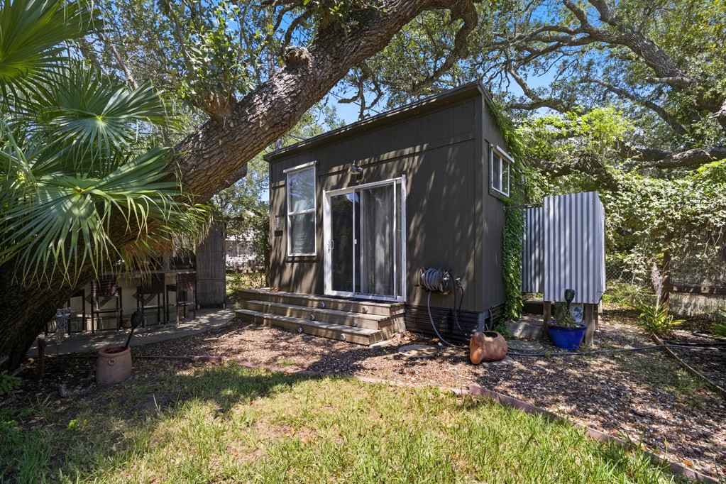 1908 Glass Avenue Rockport TX 78382