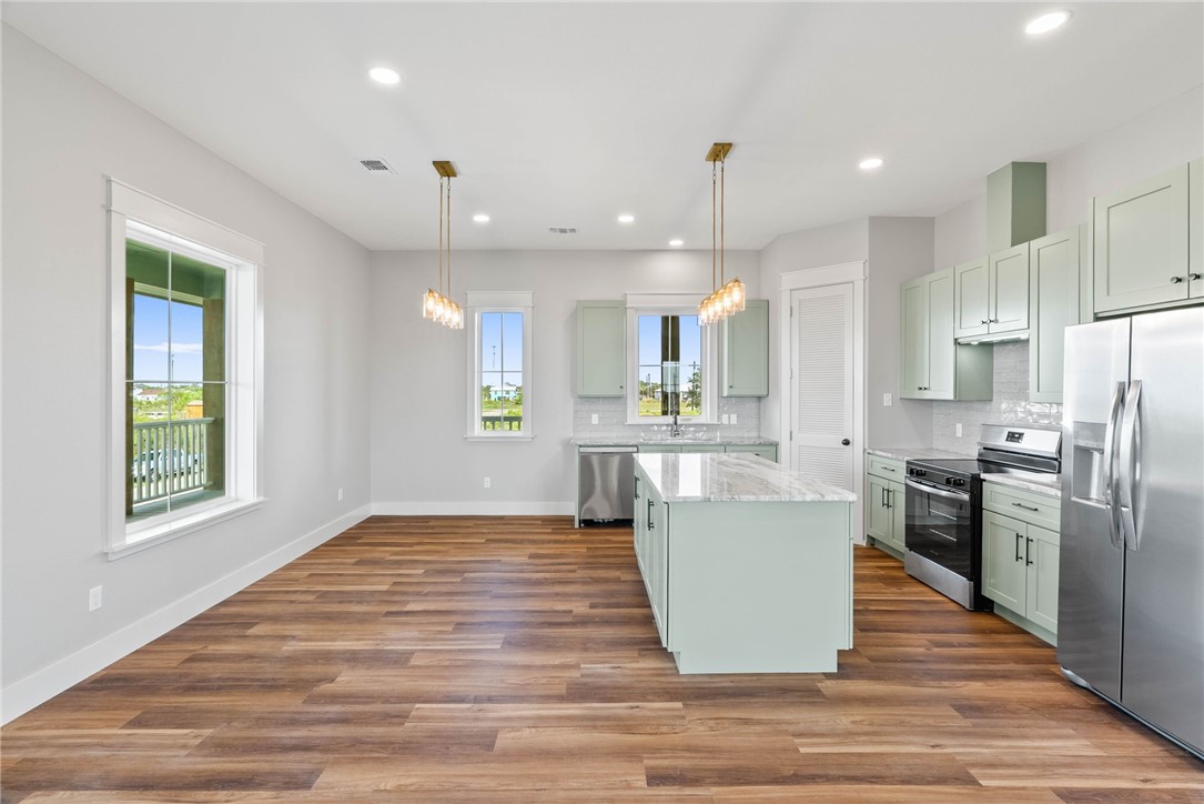 130 West Glen Oak Lane Rockport TX 78382