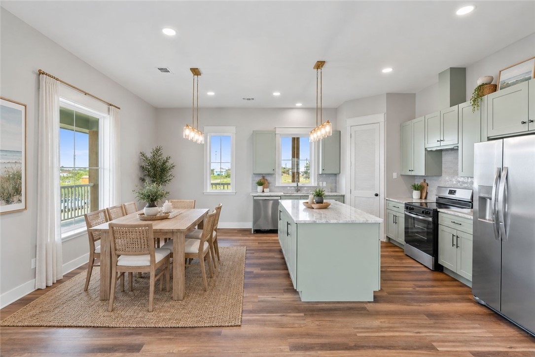 130 West Glen Oak Lane Rockport TX 78382