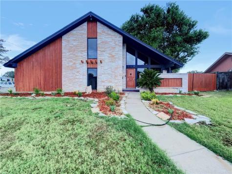 217 Sabine Street Portland TX 78374
