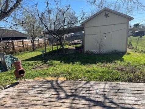 304 E 2nd Street Bishop TX 78343