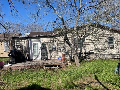 304 E 2nd Street Bishop TX 78343