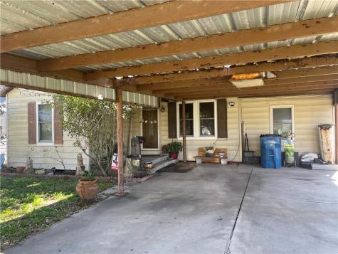 304 E 2nd Street Bishop TX 78343