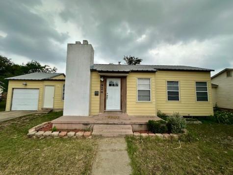 924 W Lee Avenue Kingsville TX 78363