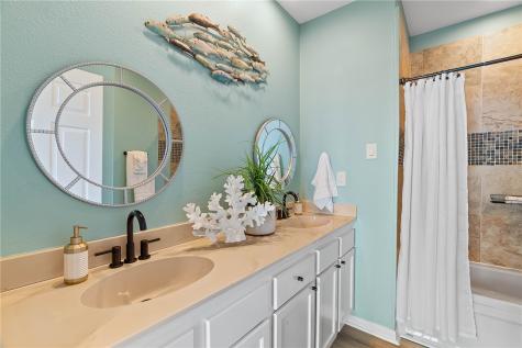 605 + 607 Copano Bay Drive Bayside TX 78340