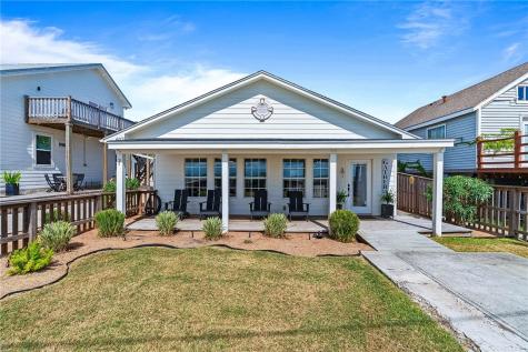 605 + 607 Copano Bay Drive Bayside TX 78340
