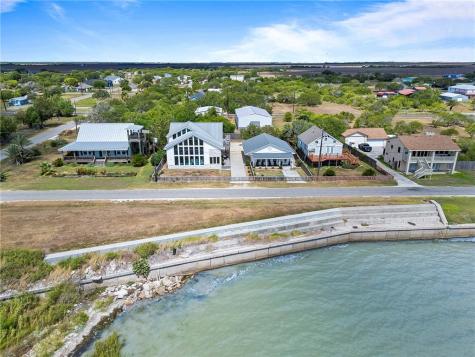 605 + 607 Copano Bay Drive Bayside TX 78340