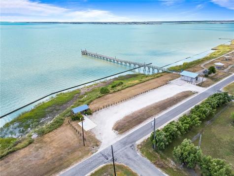 605 + 607 Copano Bay Drive Bayside TX 78340