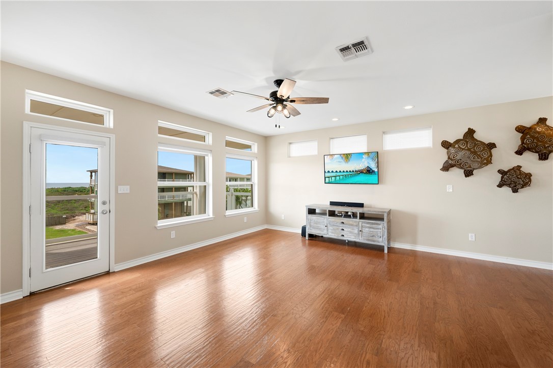 853 Oceanside Drive Port Aransas TX 78373