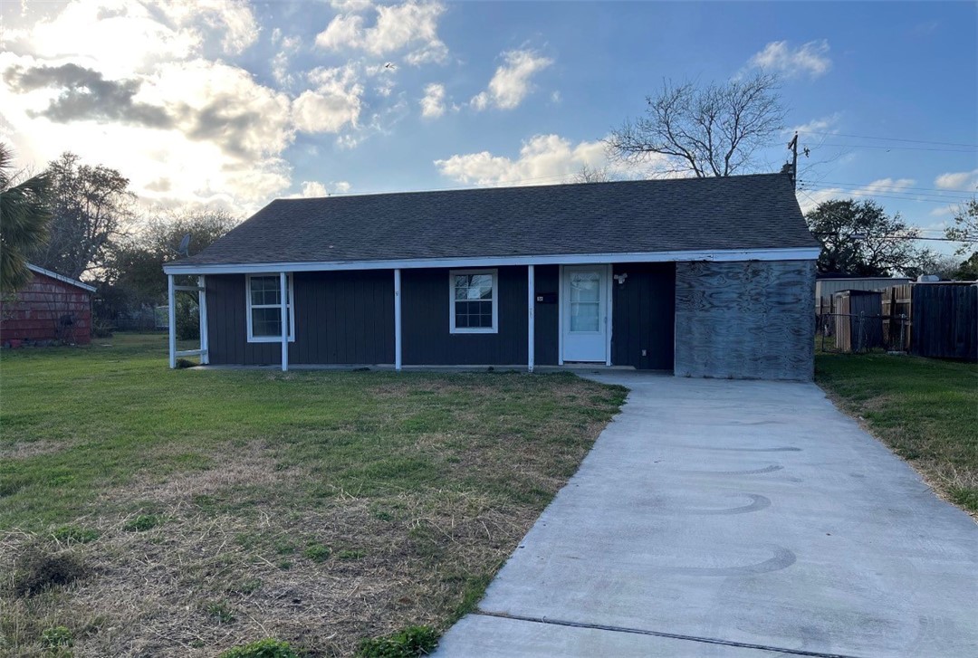 123 Burnet Street Port Lavaca TX 77979