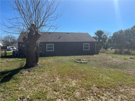 123 Burnet Street Port Lavaca TX 77979