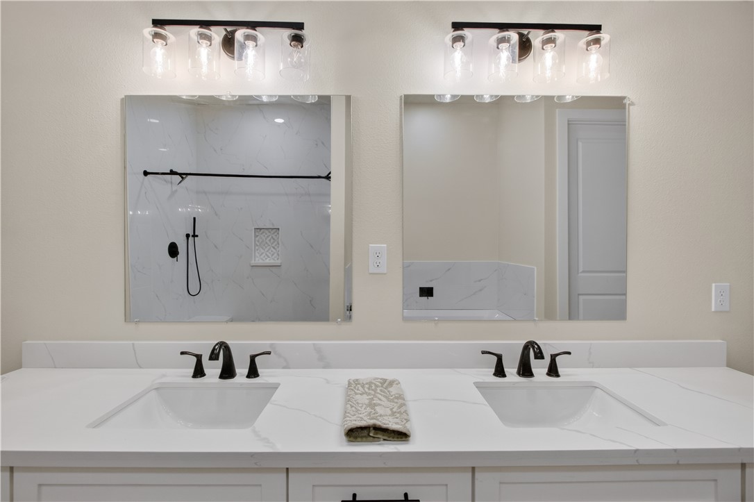 1056 Glenoak Drive Corpus Christi TX 78418