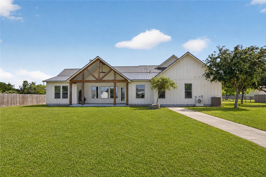 1056 Glenoak Drive Corpus Christi TX 78418