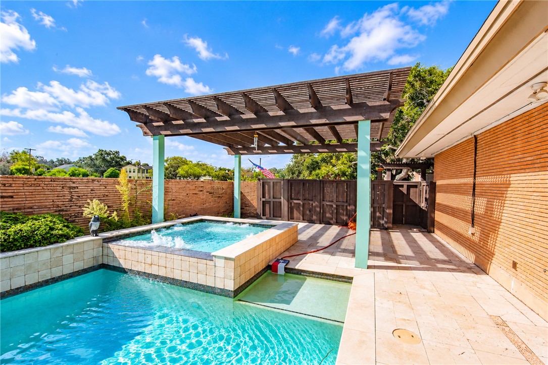 2011 Ocean Drive Corpus Christi TX 78404