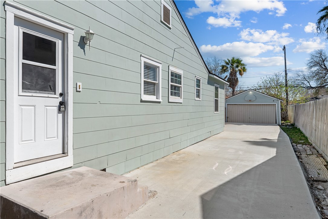 717 Indiana Avenue Corpus Christi TX 78404