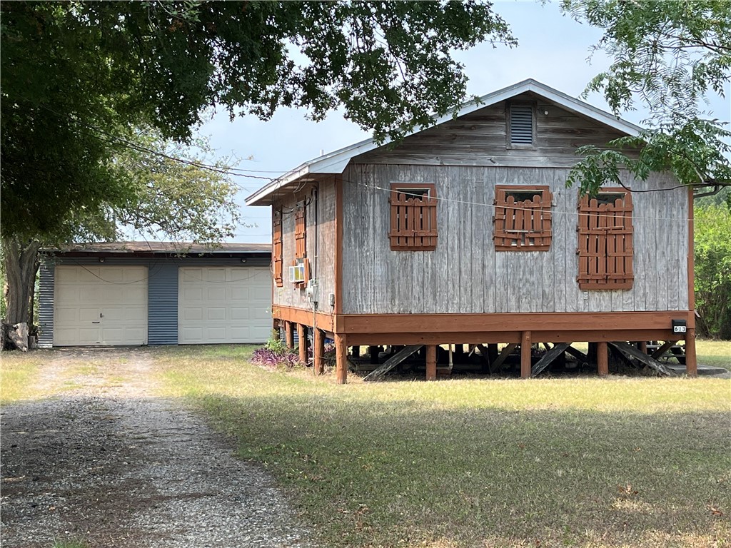 613 W Market Street Sinton TX 78387