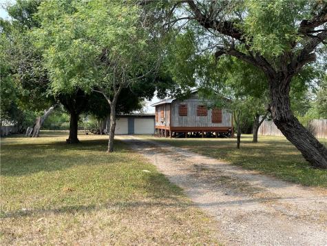 613 W Market Street Sinton TX 78387